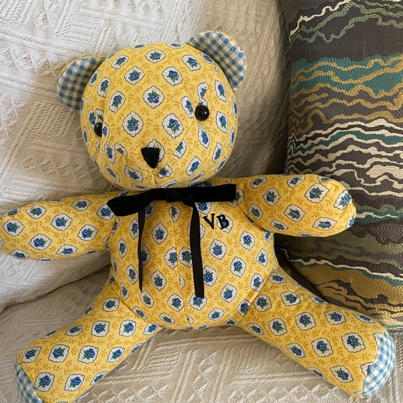 Vera Bradley Other - HP VERA BRADLEY BEAR..                   ECO & SUSTAINABLE PARTY